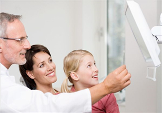 骨折能喝紅酒嗎？骨折能喝啤酒嗎？