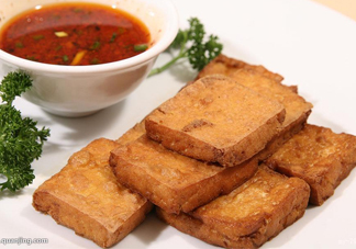 臭豆腐是誰(shuí)發(fā)明的？臭豆腐是哪里的特產(chǎn)