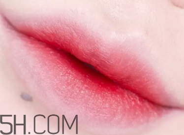 阿瑪尼408多少錢？阿瑪尼限量簽名紅管408專柜價(jià)格