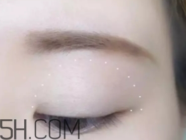 草莓紅口紅適合黃皮嗎？草莓紅口紅顯白嗎？