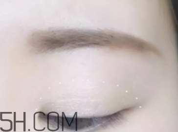 草莓紅口紅適合黃皮嗎？草莓紅口紅顯白嗎？