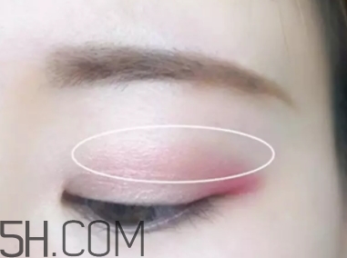 草莓紅口紅適合黃皮嗎？草莓紅口紅顯白嗎？