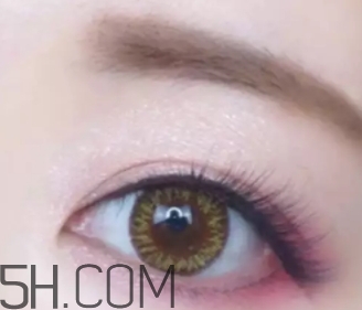 草莓紅口紅適合黃皮嗎？草莓紅口紅顯白嗎？