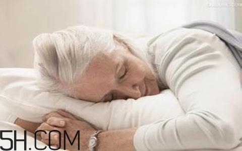 冬季老年人如何養(yǎng)生？老年人養(yǎng)生的注意事項(xiàng)是什么？