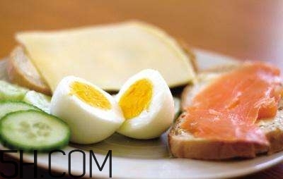 人為什么會掉發(fā)？怎么防止掉發(fā)？