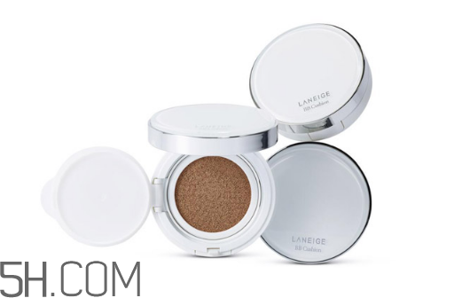 氣墊bb霜用什么定妝好？夏天用定妝粉的好處