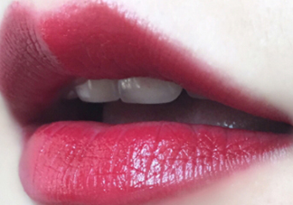 草莓紅口紅適合黃皮嗎？草莓紅口紅顯白嗎？