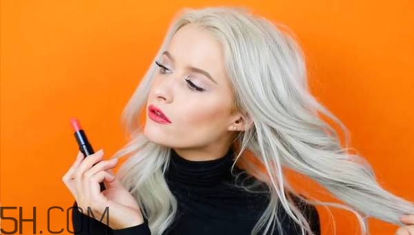 紀(jì)梵希新版禁忌之吻有哪些色號？紀(jì)梵希禁忌之吻霓虹唇膏試色