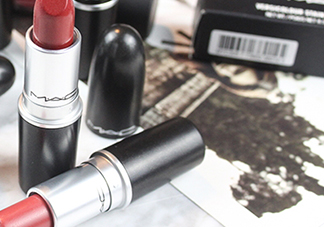 mac小辣椒和迪奧999一樣嗎？mac chili和dior999試色對(duì)比