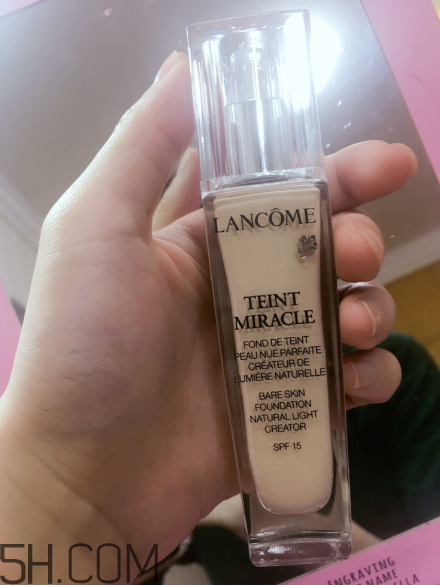 蘭蔻奇跡粉底液和ysl新超模粉底液對(duì)比 蘭蔻奇跡薄紗粉底液使用效果 蘭蔻奇跡粉底液和ysl新超模粉底液對(duì)比 蘭蔻奇跡薄紗粉底液使用效果