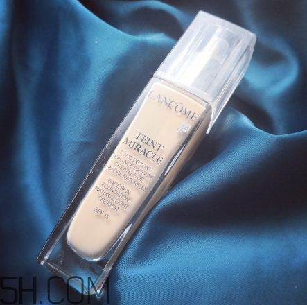 蘭蔻奇跡粉底液和ysl新超模粉底液對(duì)比 蘭蔻奇跡薄紗粉底液使用效果 蘭蔻奇跡粉底液和ysl新超模粉底液對(duì)比 蘭蔻奇跡薄紗粉底液使用效果