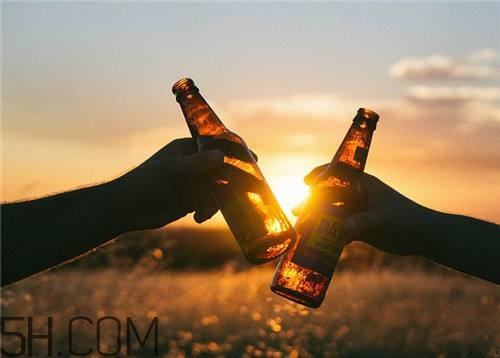 什么時(shí)候喝藥酒比較好？喝藥酒有什么禁忌？