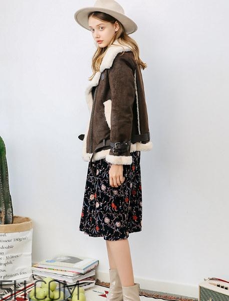 羊羔絨是什么面料？羊羔絨和海貍絨哪個好？