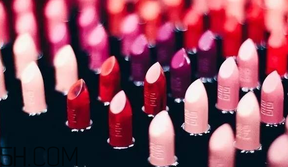 紀(jì)梵希新版禁忌之吻有哪些色號？紀(jì)梵希禁忌之吻霓虹唇膏試色