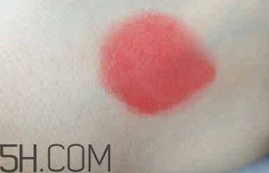 水紅色口紅適合黃皮嗎？水紅色口紅顯白嗎？