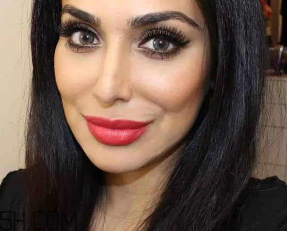 香奈兒絲絨口紅43適合黃皮嗎？香奈兒口紅哪個(gè)色最火？