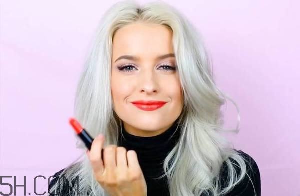 紀(jì)梵希新版禁忌之吻有哪些色號？紀(jì)梵希禁忌之吻霓虹唇膏試色