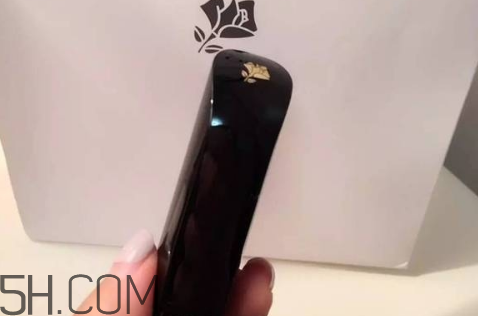 香奈兒絲絨口紅43適合黃皮嗎？香奈兒口紅哪個(gè)色最火？