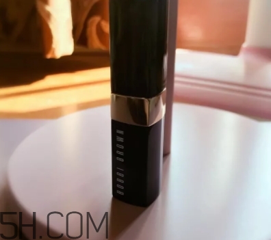 bobbi brown精油唇膏14號claret適合黃皮嗎？