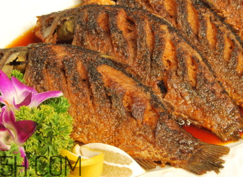 鯽魚臭了還能吃嗎 鯽魚有點臭了還能吃嗎 鯽魚臭了還能吃嗎 鯽魚有點臭了還能吃嗎