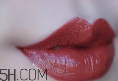 nars mona口紅顯白嗎？nars mona適合黃皮嗎？