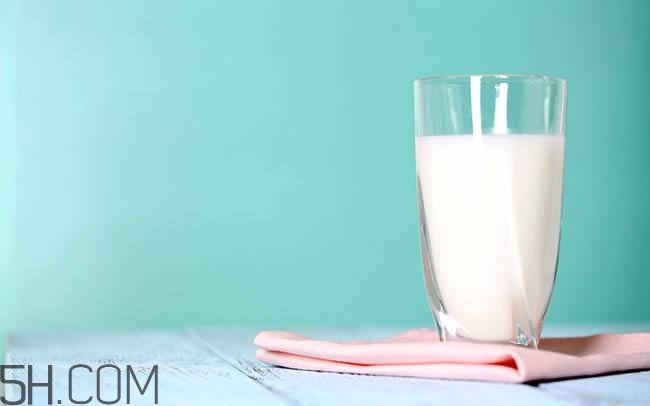 牛奶可以加蜂蜜嗎？蜂蜜加牛奶怎么樣？