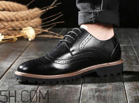 皮鞋掉皮了如何補(bǔ)救？皮鞋掉漆怎么修補(bǔ)？