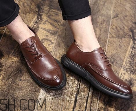 皮鞋能用牙膏擦嗎？皮鞋可以用酒精擦嗎？