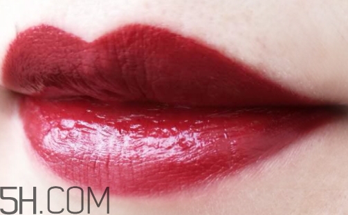 nars leslie張國榮色是什么顏色？nars leslie口紅試色