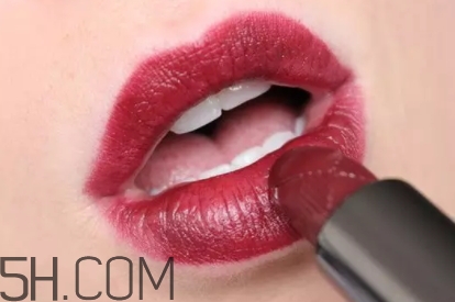 牛血色口紅適合黃皮嗎？牛血色口紅適合什么膚色？