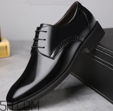 皮鞋被雨水泡了怎么辦？皮鞋被水泡后怎么處理？