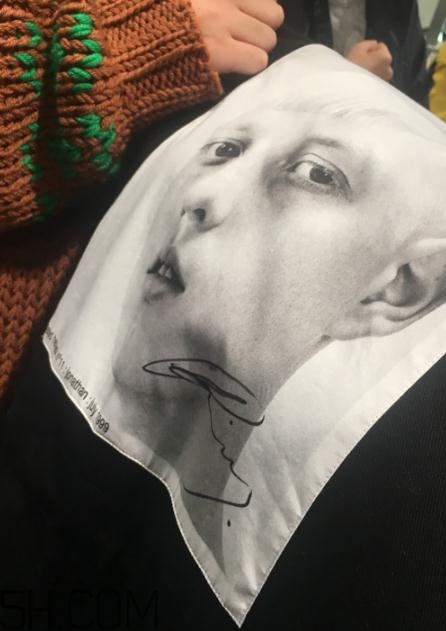 raf simons與dover street聯(lián)名東京獨占款毛衣多少錢_在哪買？