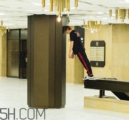 km20與off white聯(lián)名系列發(fā)售時間_在哪買？