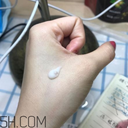 春紀新彈力嬌嫩菁華乳好用嗎？春紀新彈力嬌嫩菁華乳評測