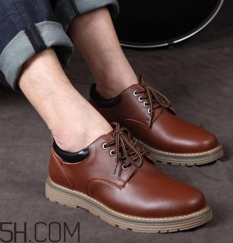 皮鞋可以在太陽下曬嗎？皮鞋曬黃了怎么辦？