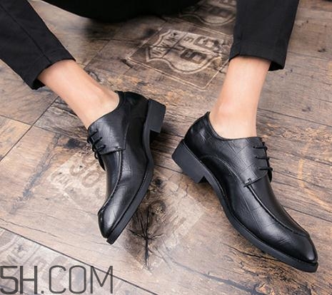 皮鞋曬過后變硬怎么辦？皮鞋曬掉色了怎么辦？