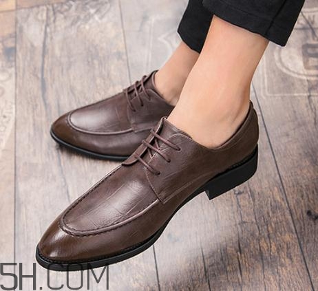 皮鞋曬過后變硬怎么辦？皮鞋曬掉色了怎么辦？