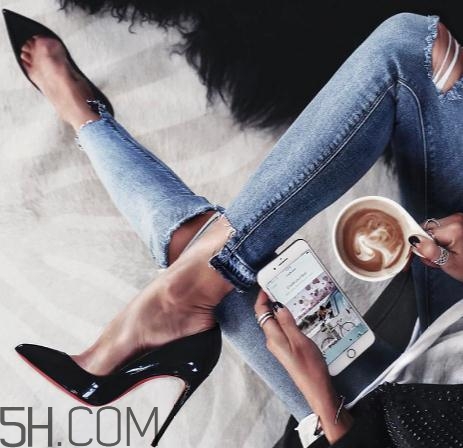 高跟鞋能帶上飛機(jī)嗎？高跟鞋能過安檢嗎？