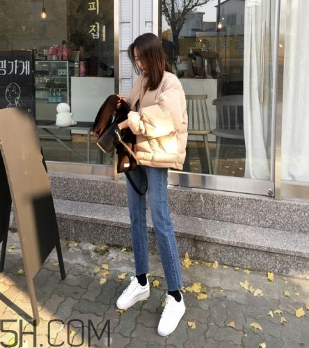 米色羽絨服怎么搭配？米色羽絨服搭配圖片
