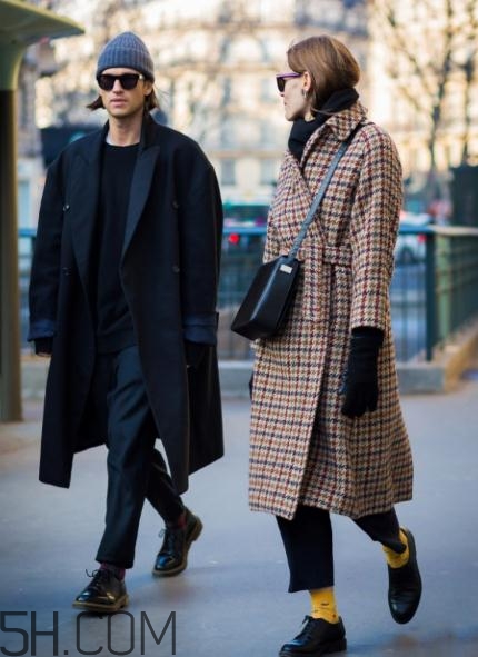 棕色格子大衣怎么搭配？棕色格子大衣搭配圖片