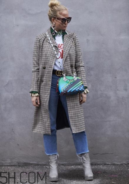 棕色格子大衣怎么搭配？棕色格子大衣搭配圖片