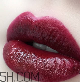 歐萊雅唇釉118牛血色試色 歐萊雅唇釉118牛血色試色