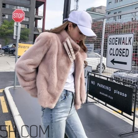 皮草可以噴香水嗎？皮草能放樟腦丸嗎？