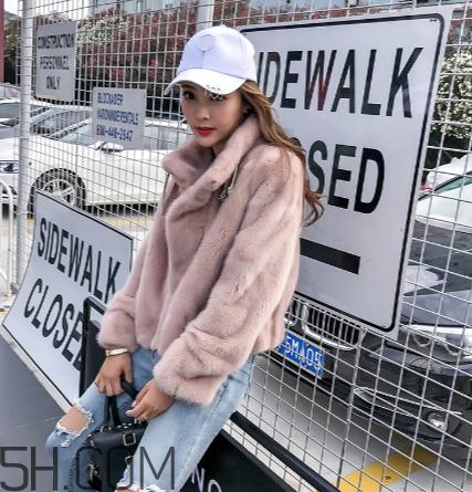 皮草可以噴香水嗎？皮草能放樟腦丸嗎？