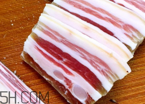 咸肉發(fā)霉了還能吃嗎 咸肉發(fā)霉了怎么辦 咸肉發(fā)霉了還能吃嗎 咸肉發(fā)霉了怎么辦