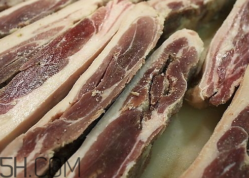 咸肉長蛆了能吃嗎 腌的咸肉長蛆怎么處理 咸肉長蛆了能吃嗎 腌的咸肉長蛆怎么處理