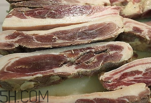 咸肉長蛆了能吃嗎 腌的咸肉長蛆怎么處理 咸肉長蛆了能吃嗎 腌的咸肉長蛆怎么處理