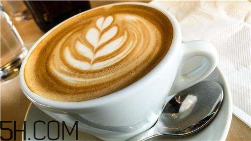 牛奶和咖啡可以混在一起喝嗎？怎么混合牛奶和咖啡？