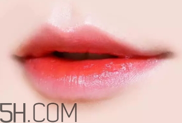 橘紅色口紅適合什么膚色？橘紅色口紅適合黃皮膚嗎？