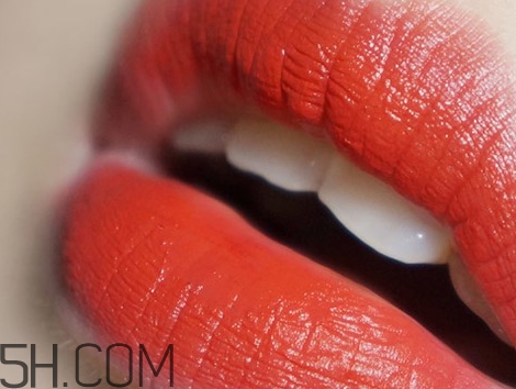 橘紅色口紅適合什么膚色？橘紅色口紅適合黃皮膚嗎？